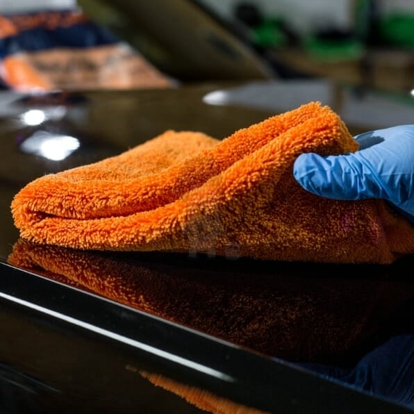 EwoCar mikrofiber håndklæder på bil
