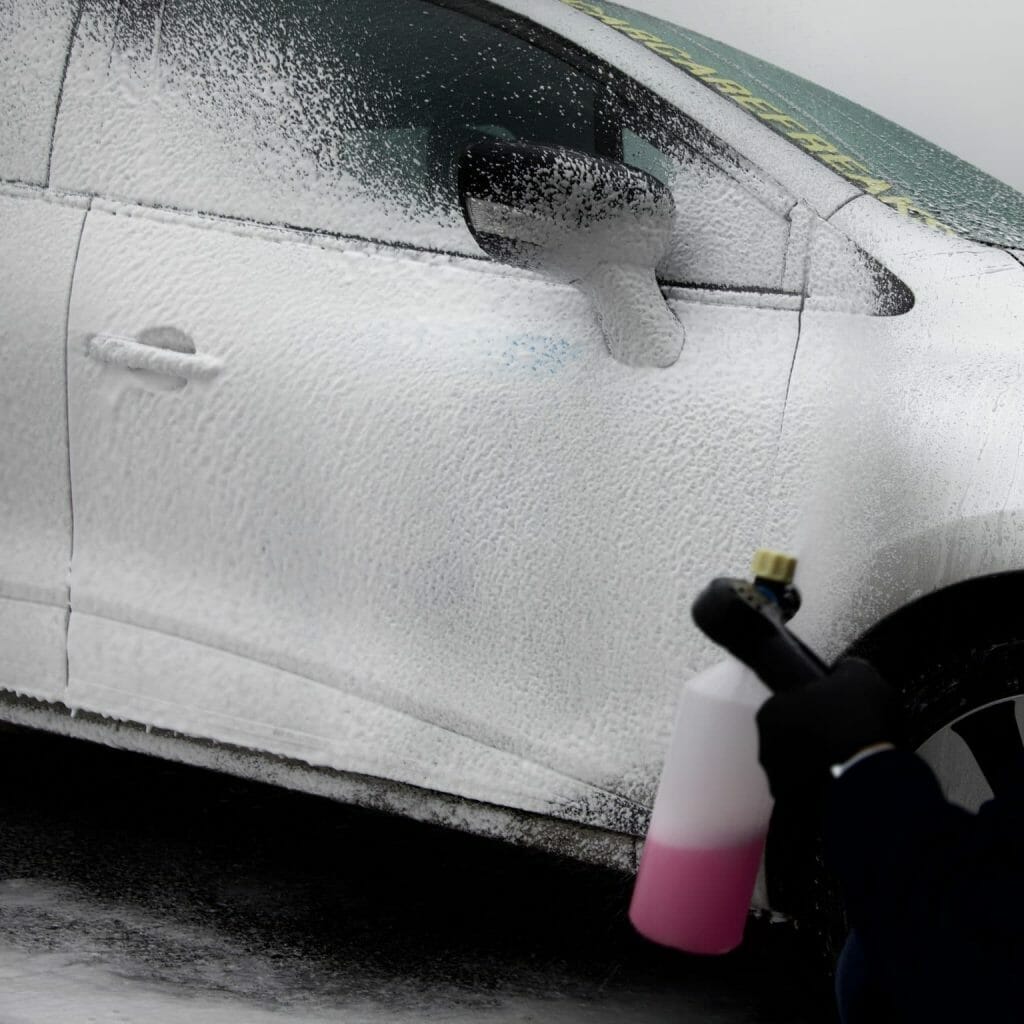 Meguiars ultimate snow foam på bilen