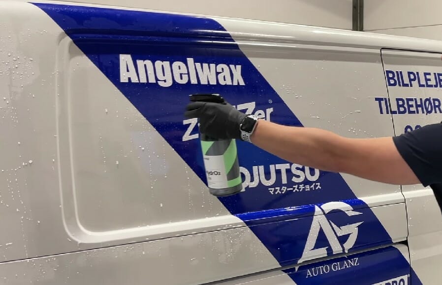 Hydro2Lite sprayes på