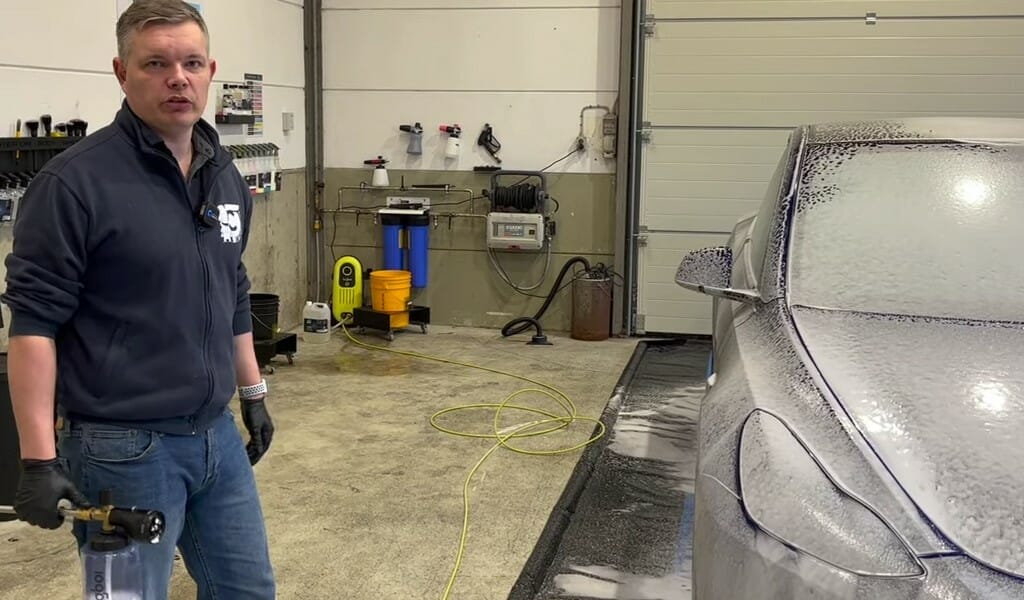 Skum på Tesla Model y