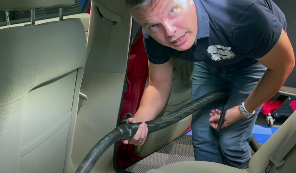 Slange mellem benene