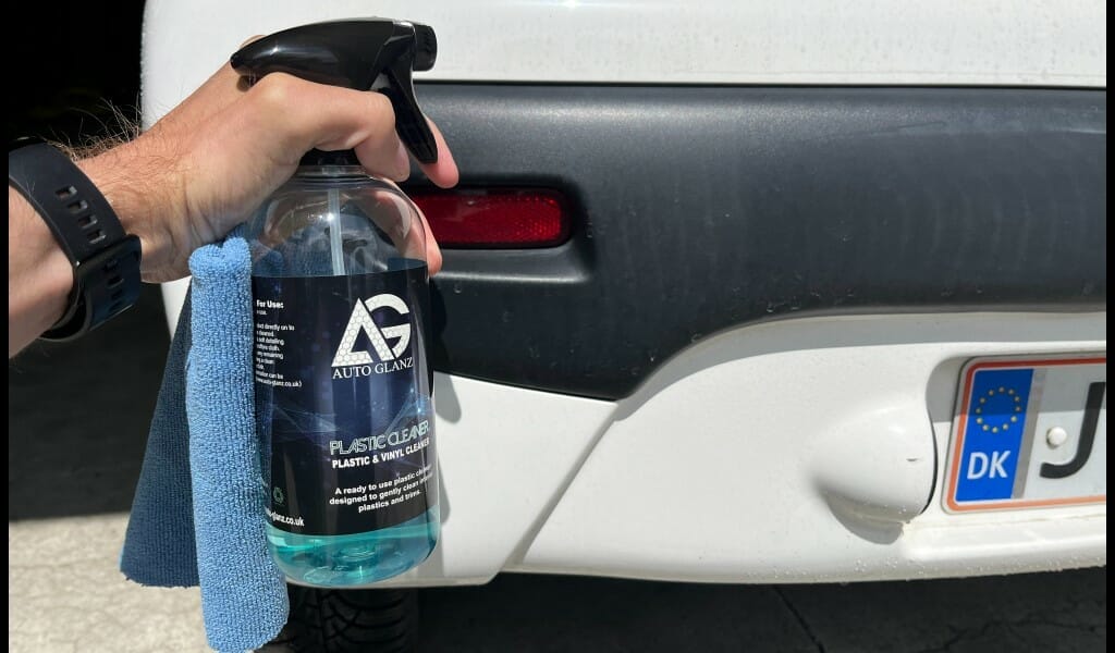 Snavs fjernes med plastic cleaner Snavs fjernes med plastic cleaner